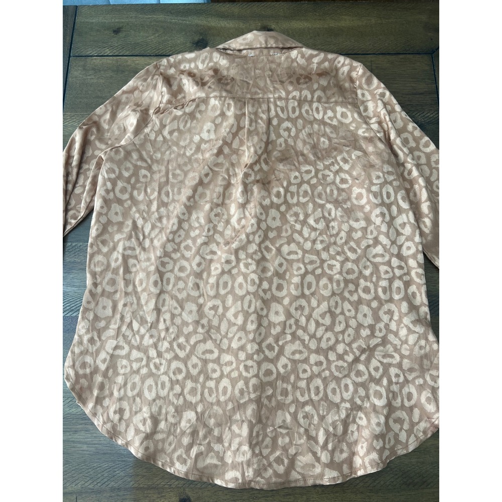 12th tribe - women's graphic button down - excellent condition size S